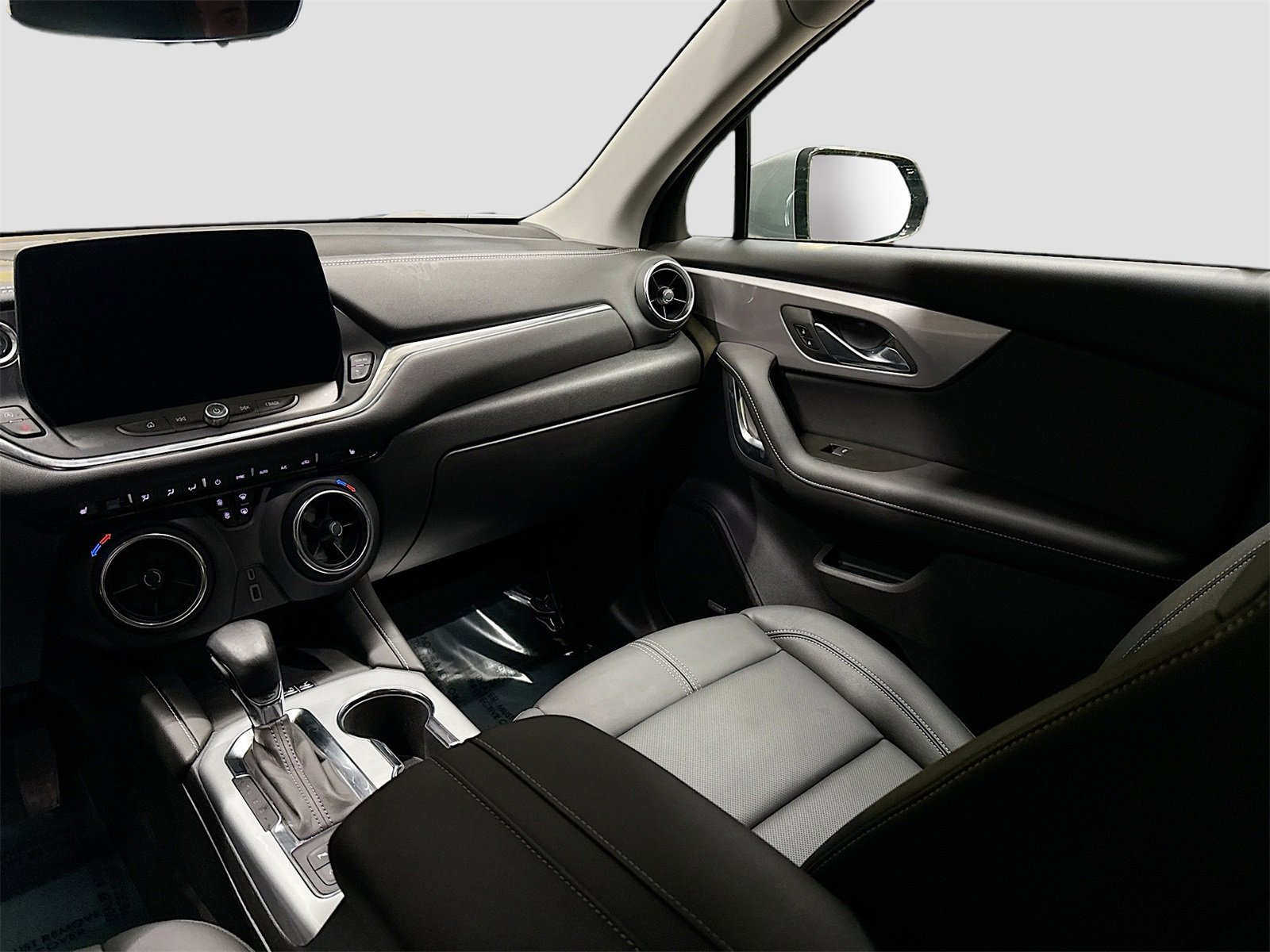 New 2025 Chevrolet Blazer LT w/ Sound & Technology Package image 24