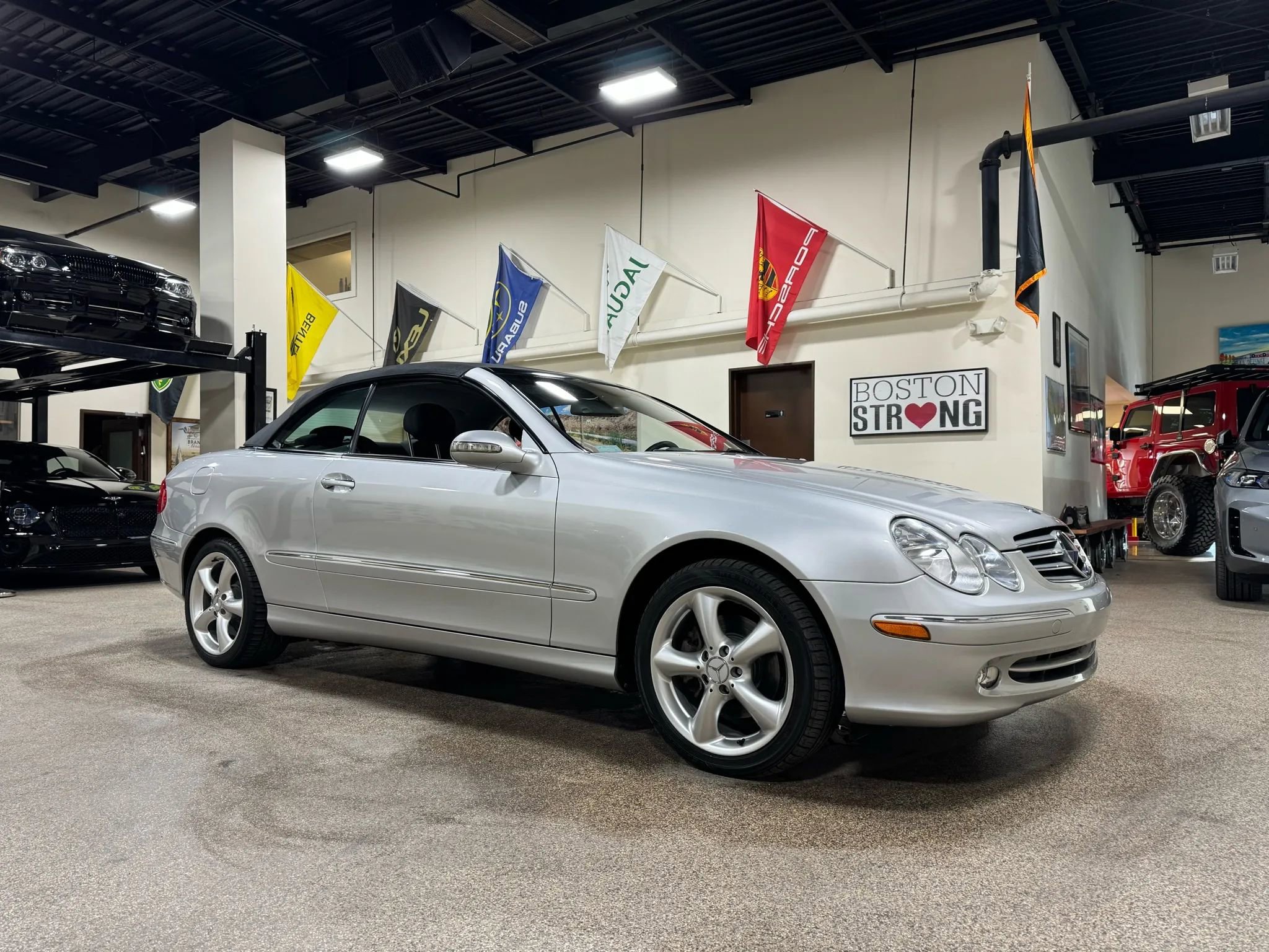 Used 2005 Mercedes-Benz CLK 320 Cabriolet image 3