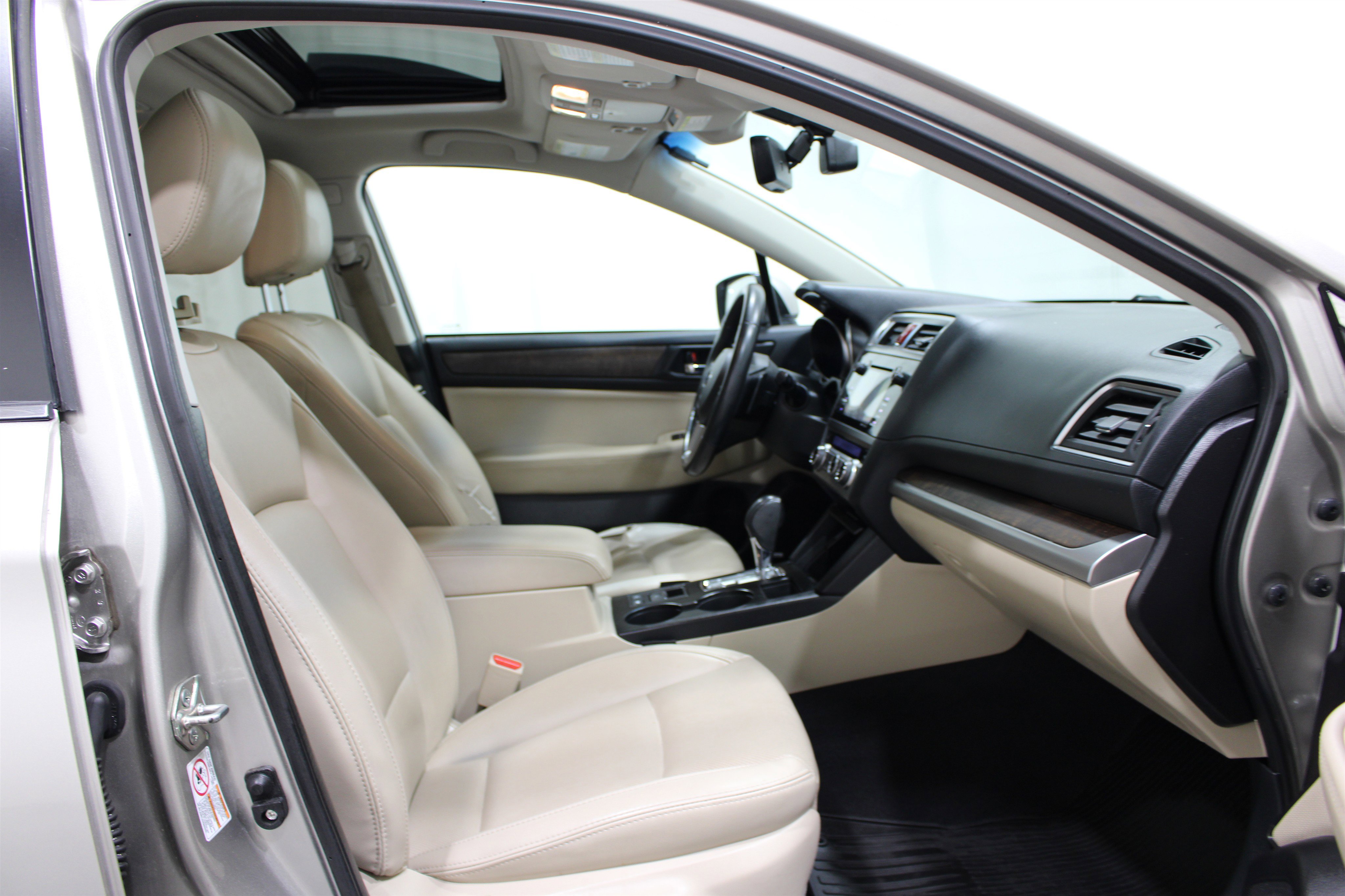 Used 2017 Subaru Outback 3.6R Limited image 27