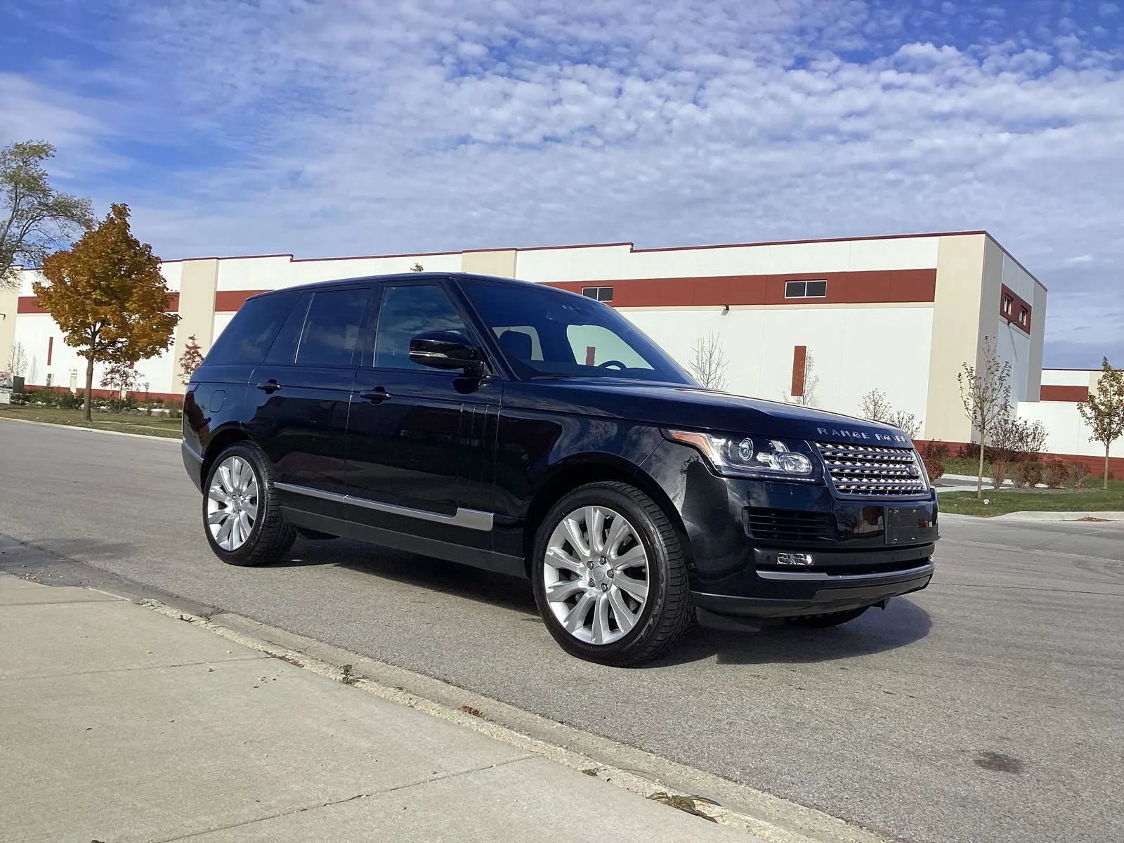 Used 2016 Land Rover Range Rover Supercharged image 8