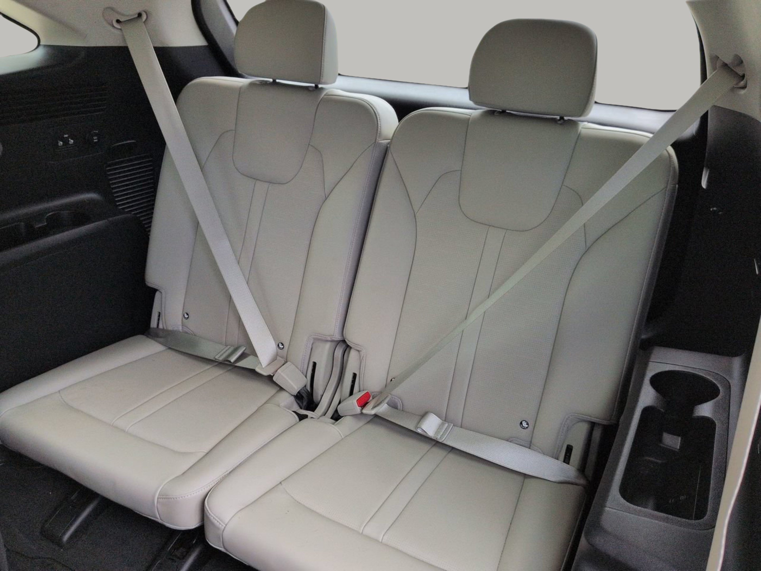 Certified 2025 Kia Sorento S w/ Panoramic Sunroof Package FWD image 18