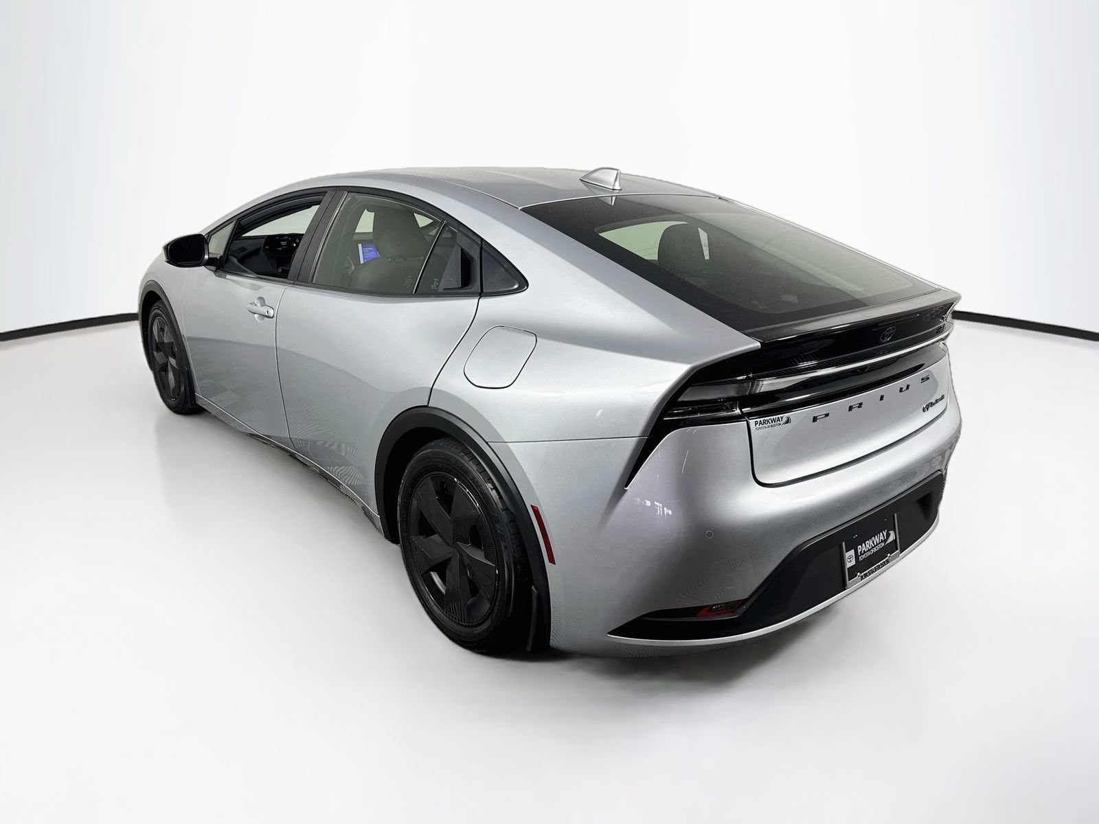 Used 2023 Toyota Prius Prime FWD image 5
