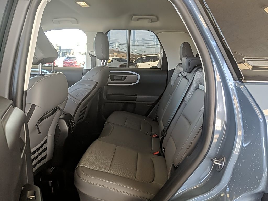 Used 2025 Ford Bronco Sport Badlands image 12