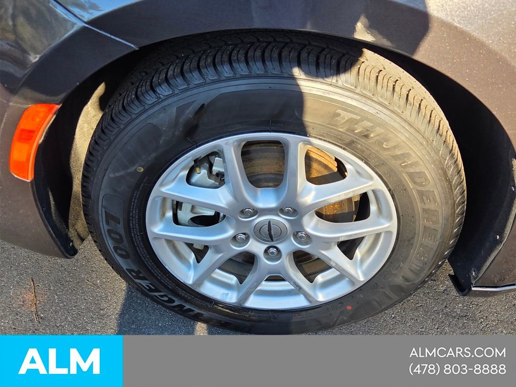 Used 2023 Chrysler Pacifica Touring-L FWD image 12
