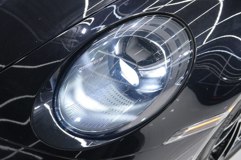 Used 2022 Porsche 911 Turbo image 36