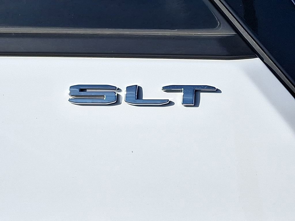 Used 2023 GMC Terrain SLT image 35