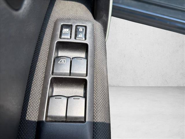 Used 2013 Nissan Rogue SV FWD image 11