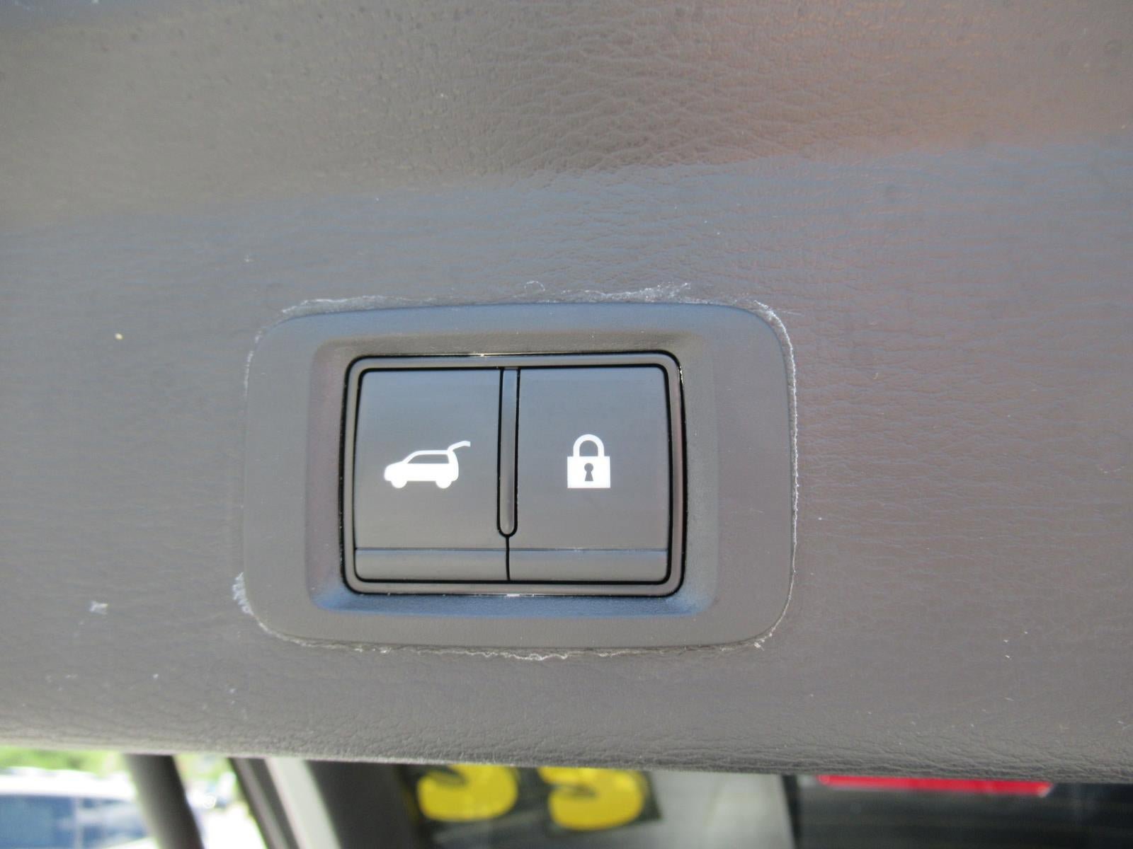 Used 2023 Mitsubishi Outlander SEL FWD image 32