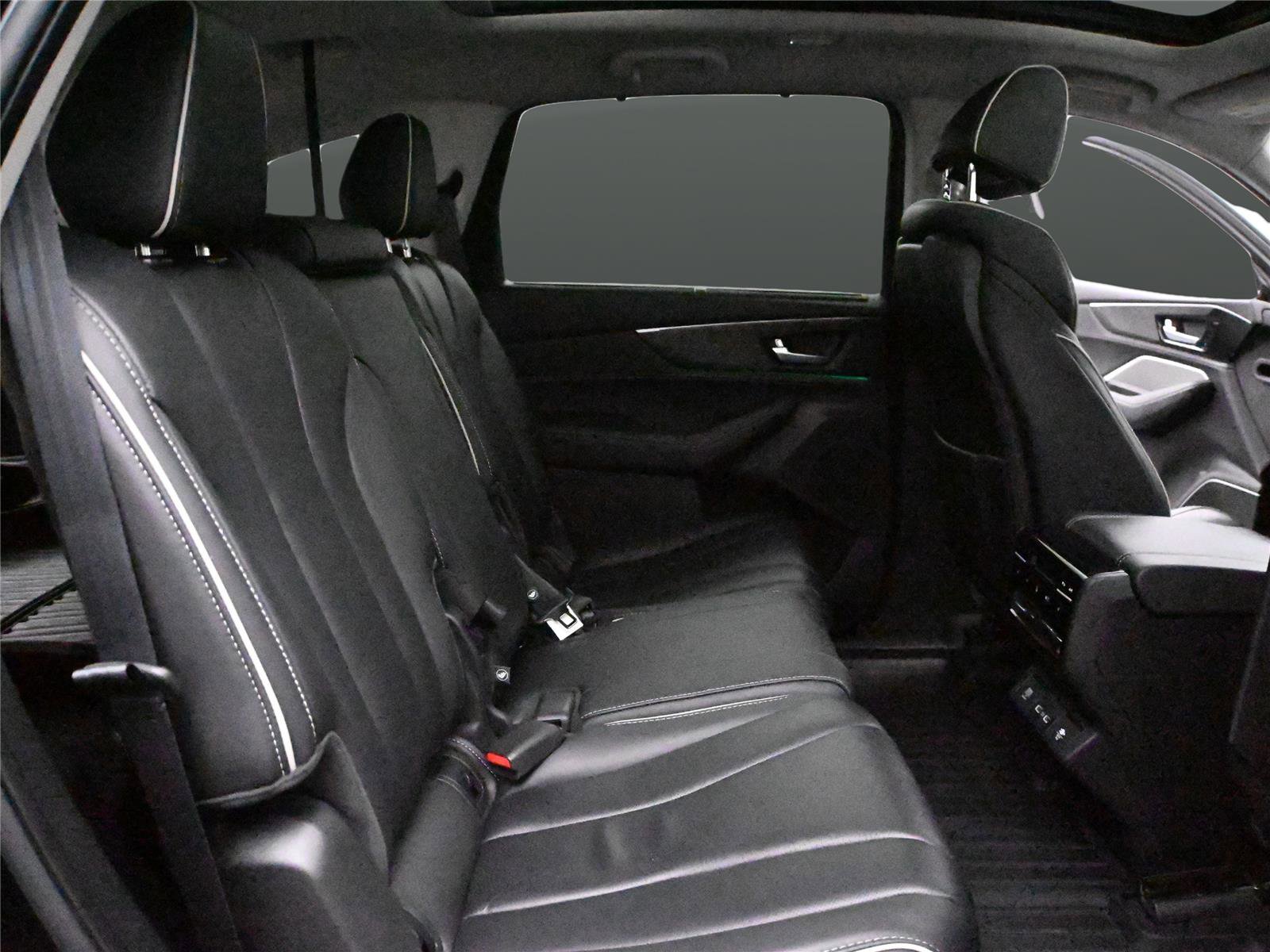 Certified 2024 Acura MDX SH-AWD w/ Advance Package image 17
