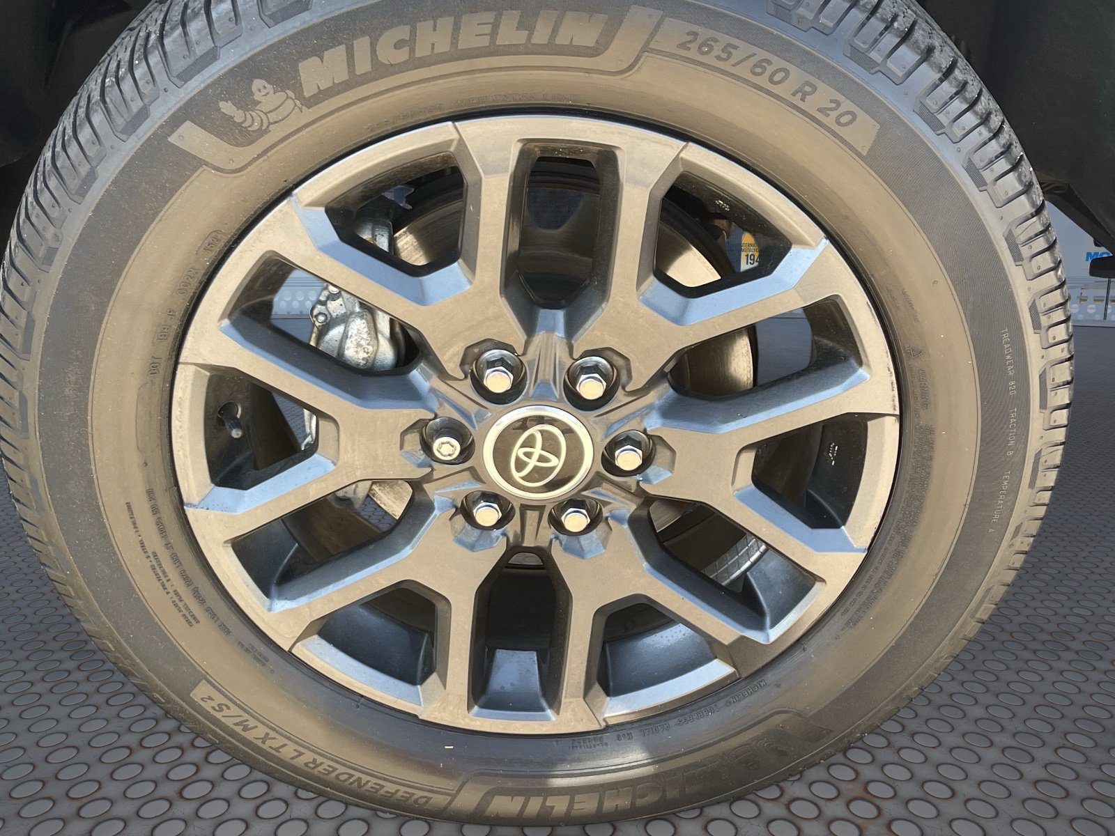 Used 2023 Toyota Tundra Platinum w/ Advanced Package AWD/4WD image 10
