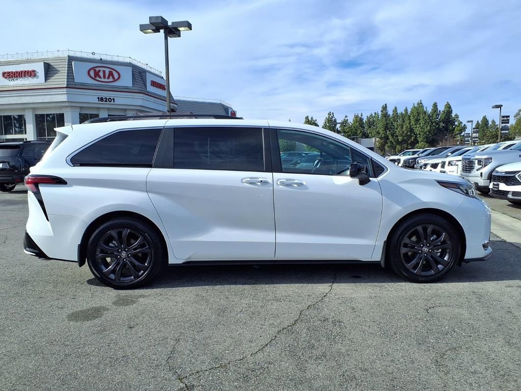 Used 2024 Toyota Sienna XSE image 6