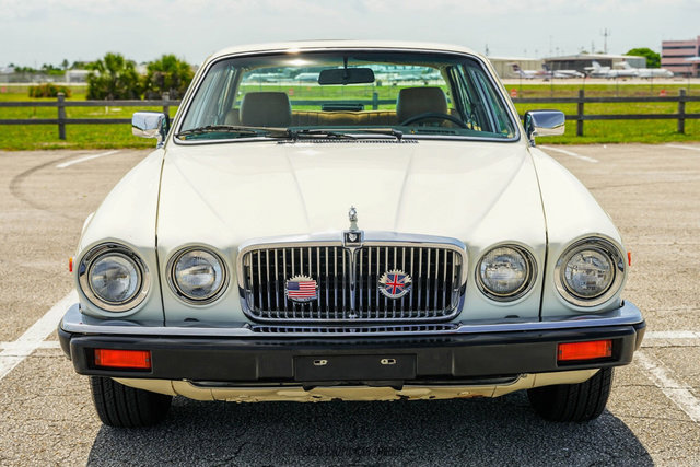 Used 1987 Jaguar XJ6 RWD image 13