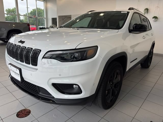 Used 2023 Jeep Cherokee Altitude Lux w/ Lux Elite Package AWD/4WD image 38