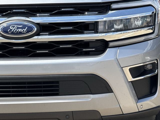 Used 2024 Ford Expedition Limited RWD image 8
