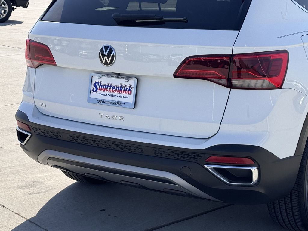 Used 2023 Volkswagen Taos SE image 6