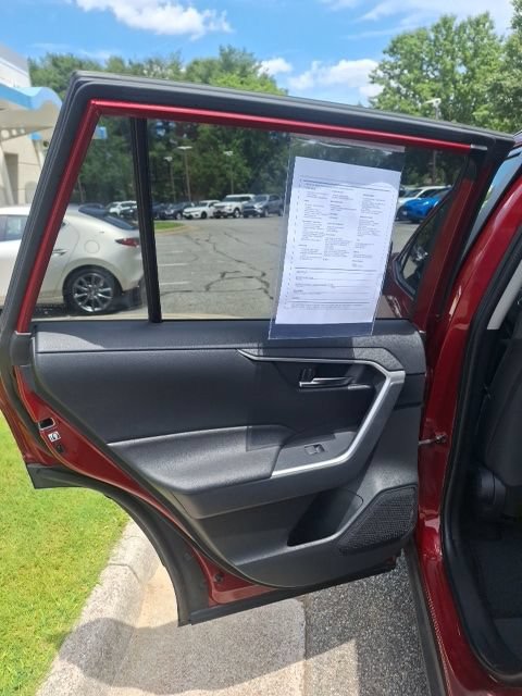 Used 2019 Toyota RAV4 XLE w/ Carpet Mat Package AWD/4WD image 15