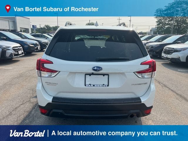 Certified 2023 Subaru Forester Premium AWD/4WD image 4