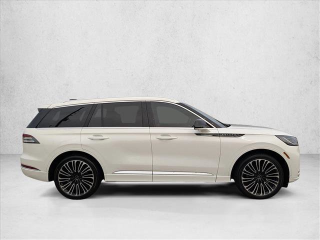 Used 2025 Lincoln Aviator Black Label AWD/4WD image 4