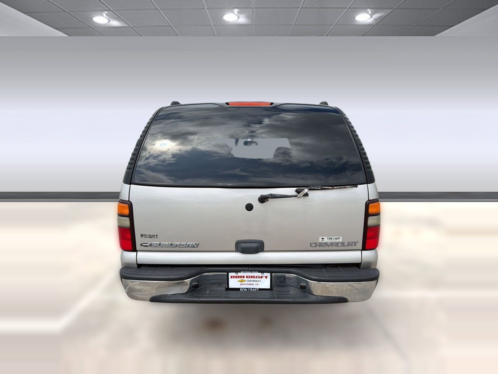 Used 2004 Chevrolet Suburban LS RWD image 9
