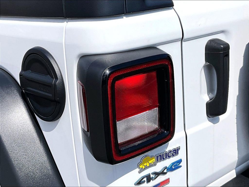 Used 2023 Jeep Wrangler Unlimited AWD/4WD image 34
