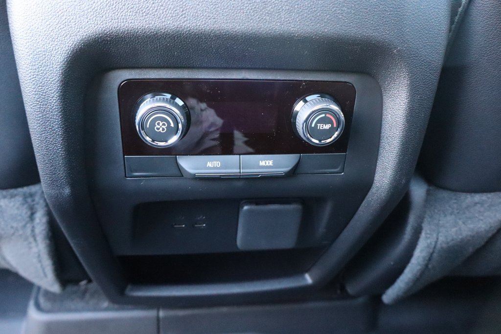 New 2026 Chevrolet Traverse LT w/ Sun and Wheel Package image 23