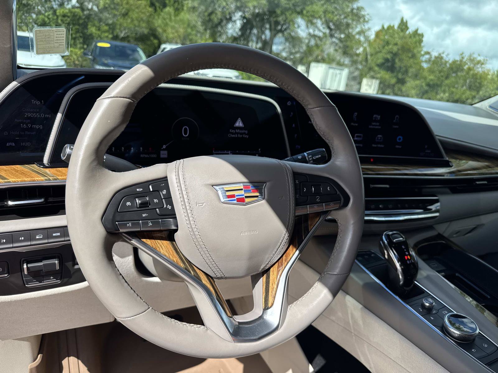 Used 2023 Cadillac Escalade Sport Platinum AWD/4WD image 15
