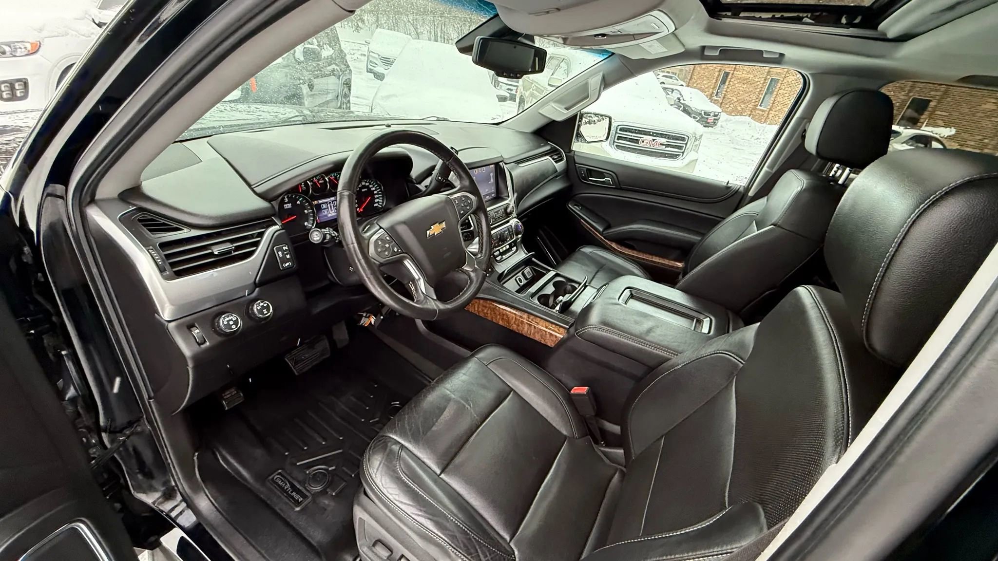 Used 2015 Chevrolet Suburban LTZ image 16