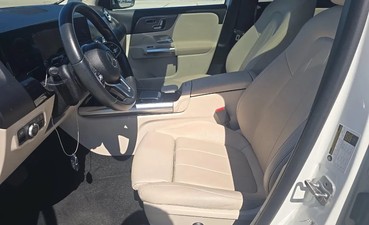 Used 2023 Mercedes-Benz GLA 250 w/ Premium Package image 4