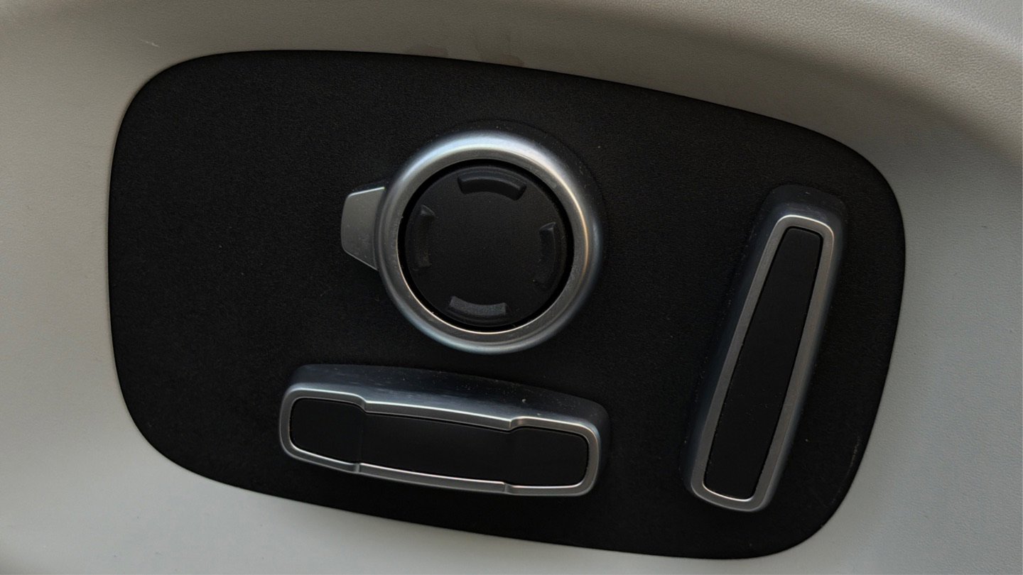 Used 2016 Land Rover Range Rover HSE image 43