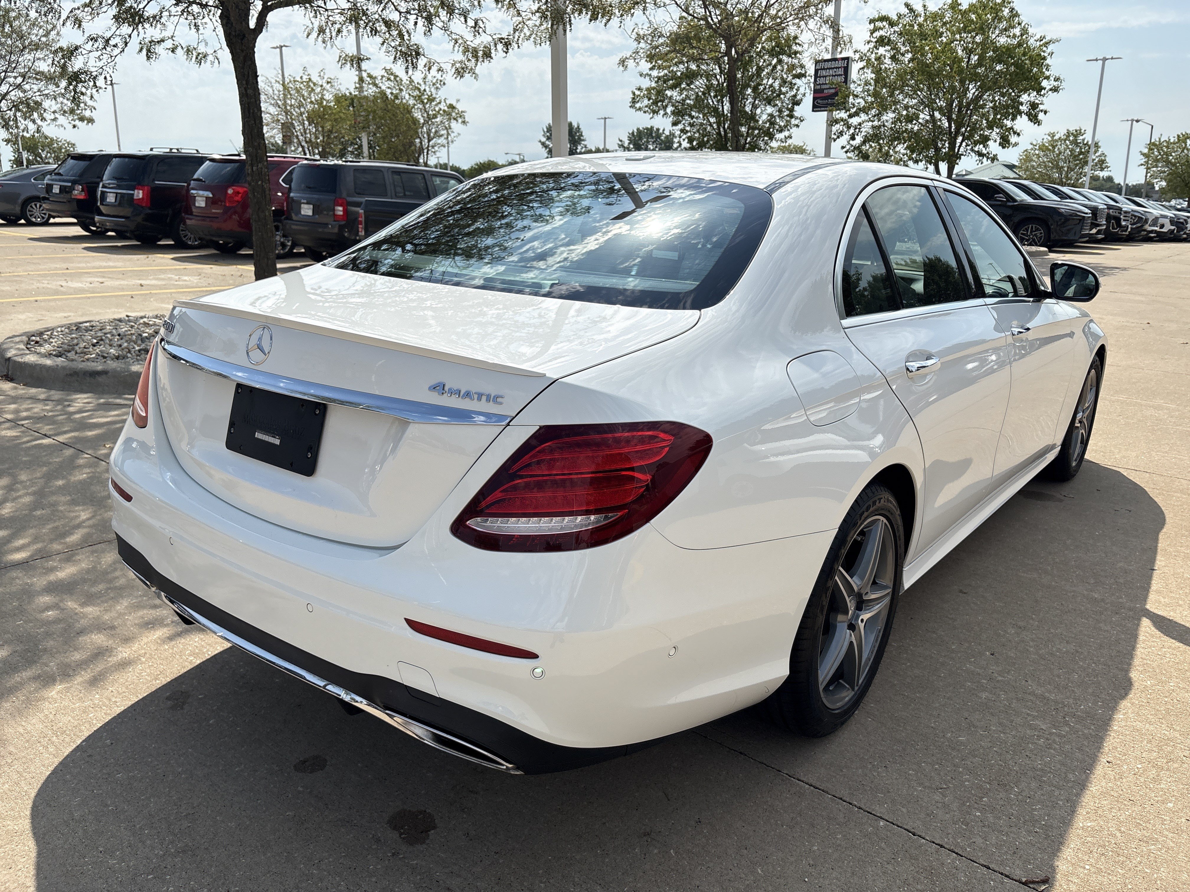 Used 2017 Mercedes-Benz E 300 4MATIC image 8