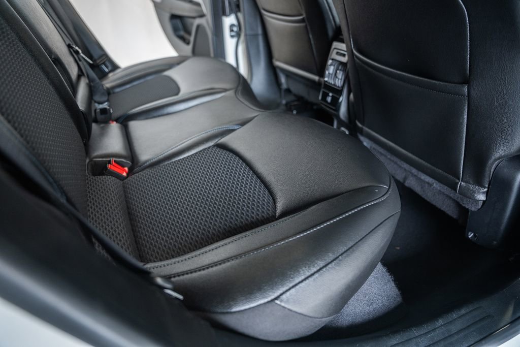 Certified 2025 Jeep Compass Latitude w/ Sun & Sound Group image 38