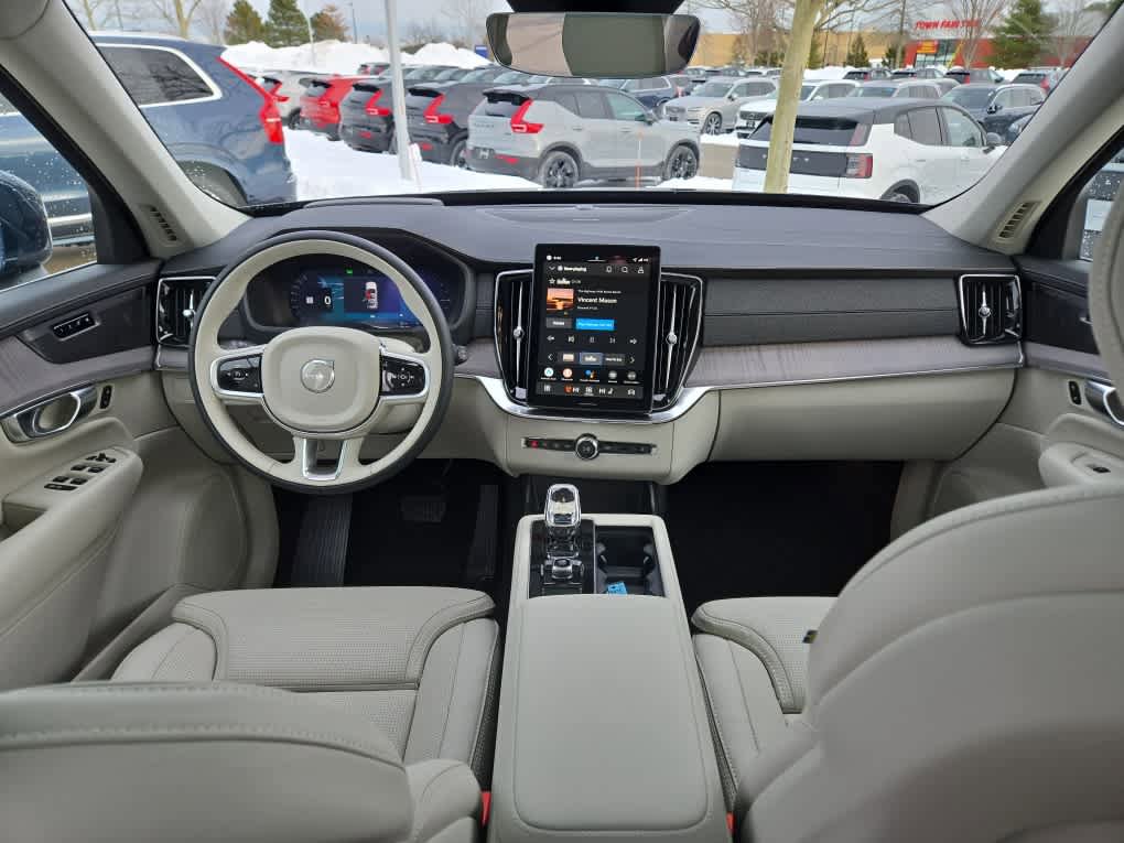 New 2026 Volvo XC90 T8 Ultra w/ Protection Package Premier image 11