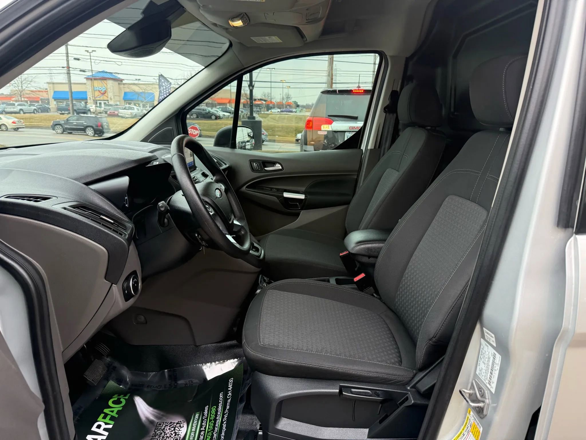 Used 2022 Ford Transit Connect XLT image 18