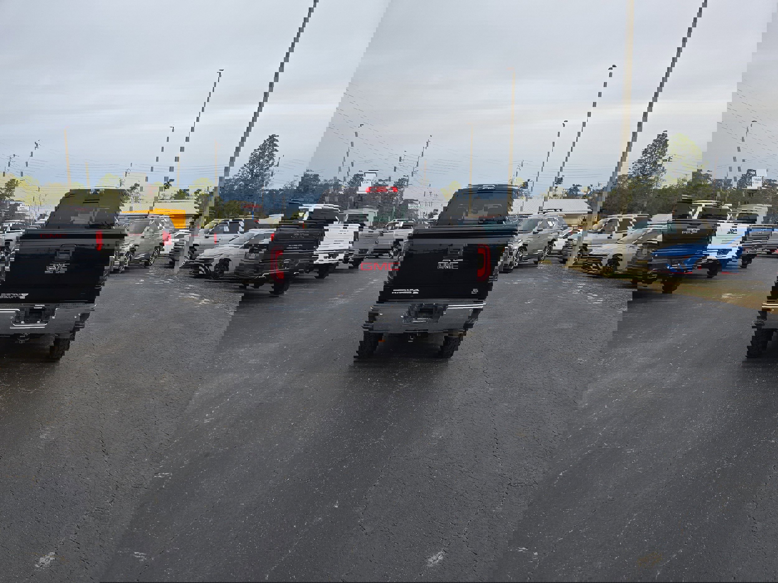 Used 2017 GMC Sierra 1500 SLT image 4