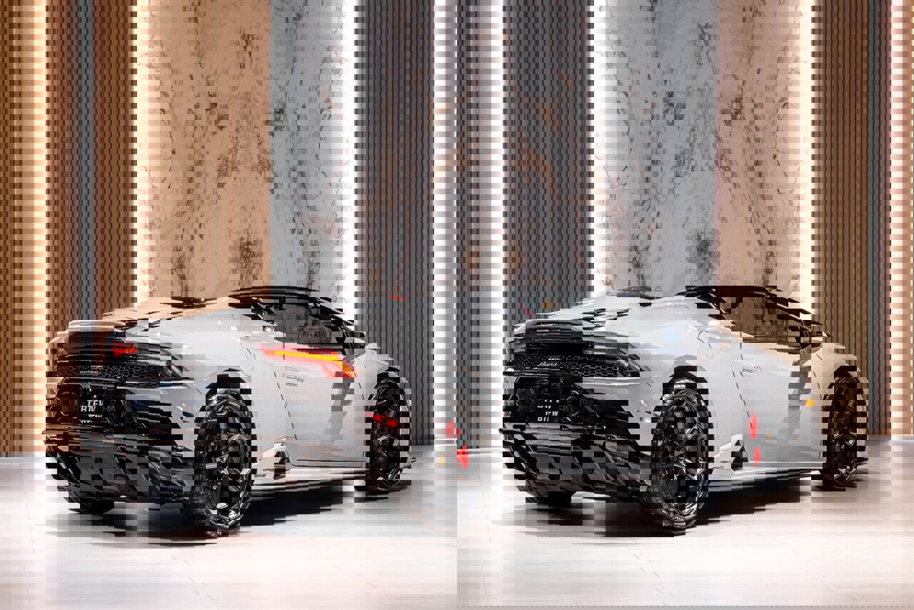 Used 2023 Lamborghini Huracan EVO image 3