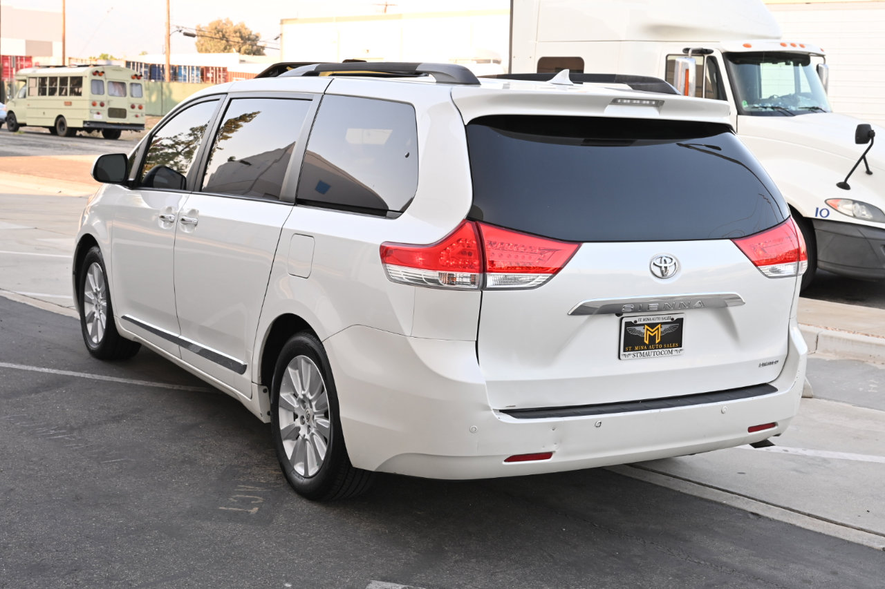 Used 2012 Toyota Sienna Limited image 4
