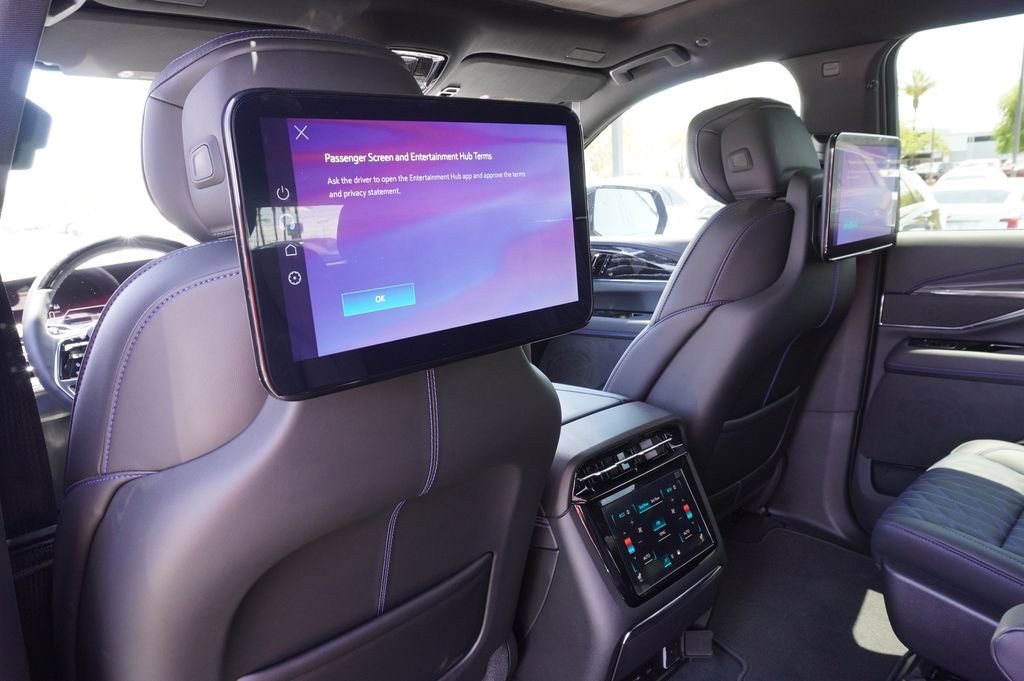 New 2026 Cadillac Escalade IQ Luxury 1 image 10