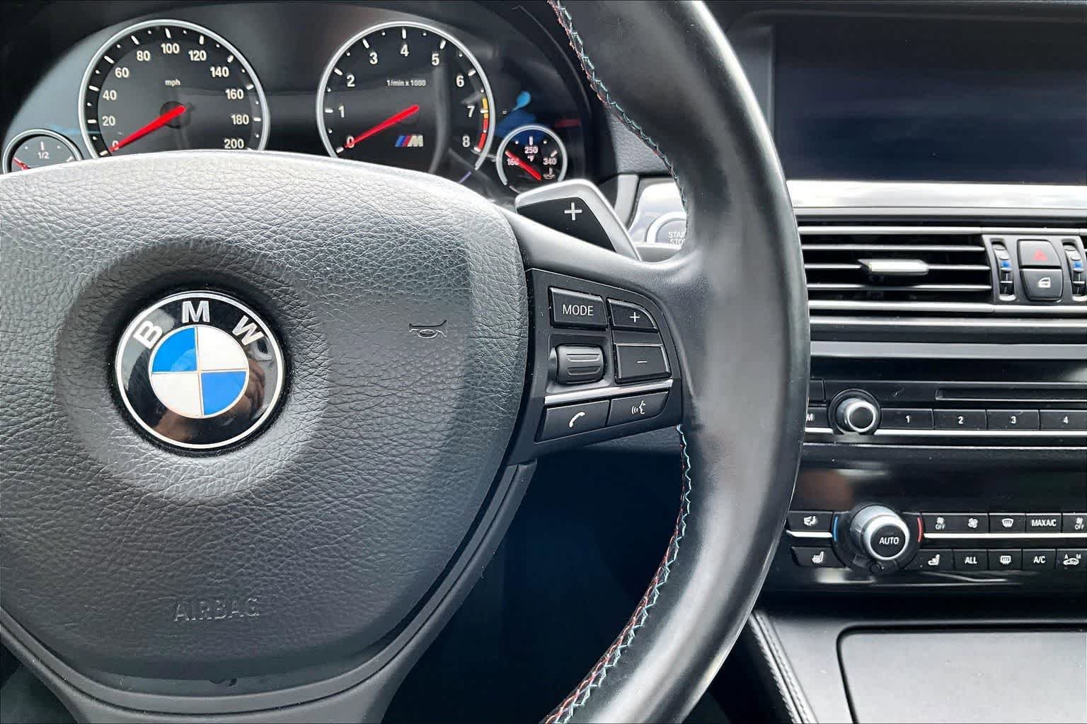 Used 2013 BMW M5 RWD image 26