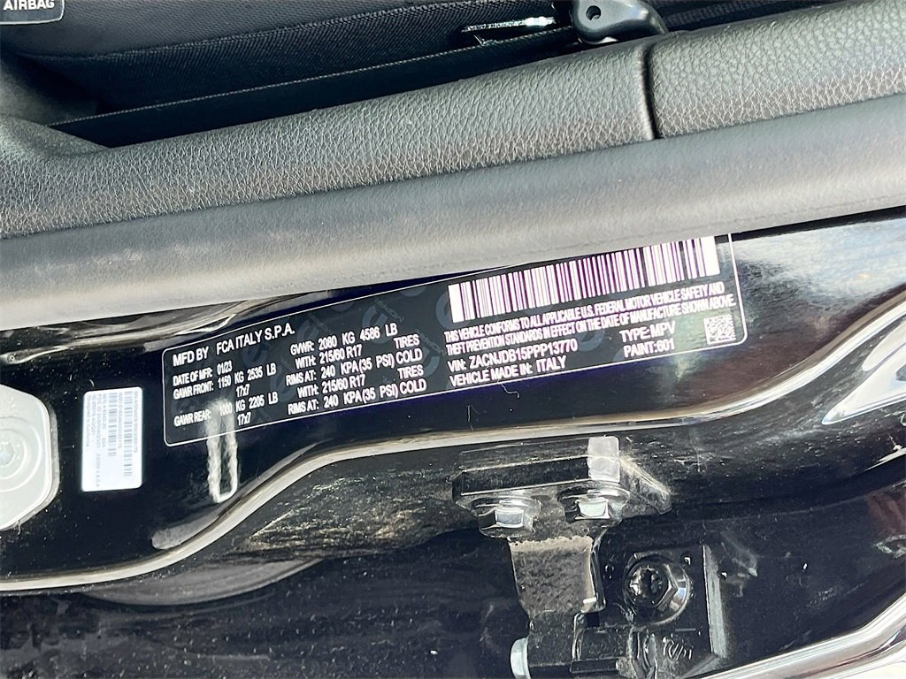 Used 2023 Jeep Renegade Latitude w/ Premium Group image 30