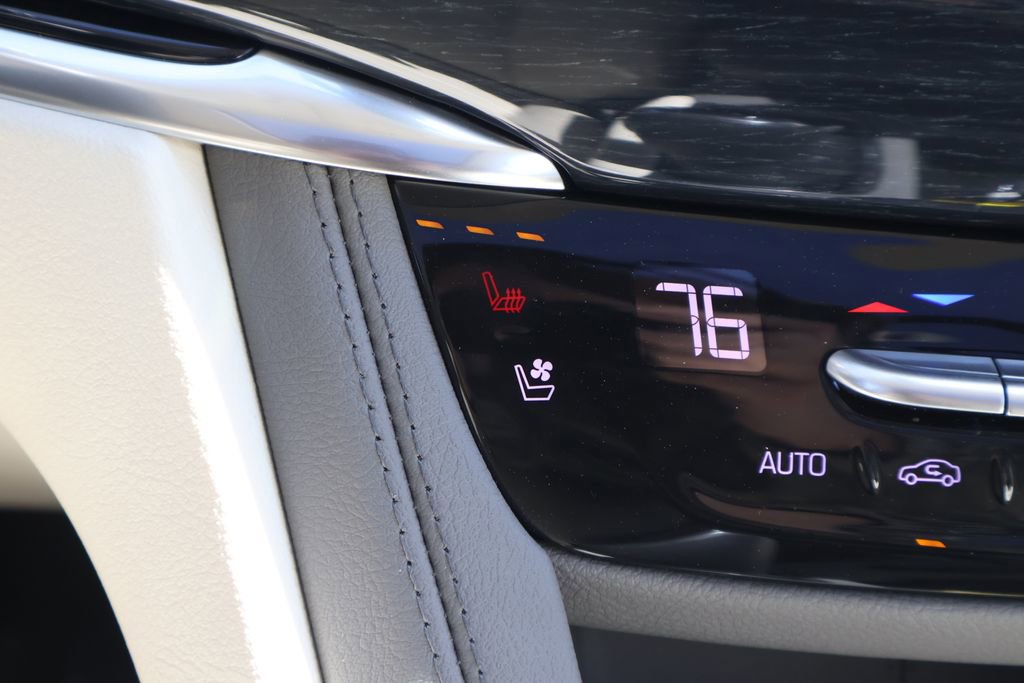 Used 2025 Cadillac XT6 Premium Luxury w/ Technology Package image 22