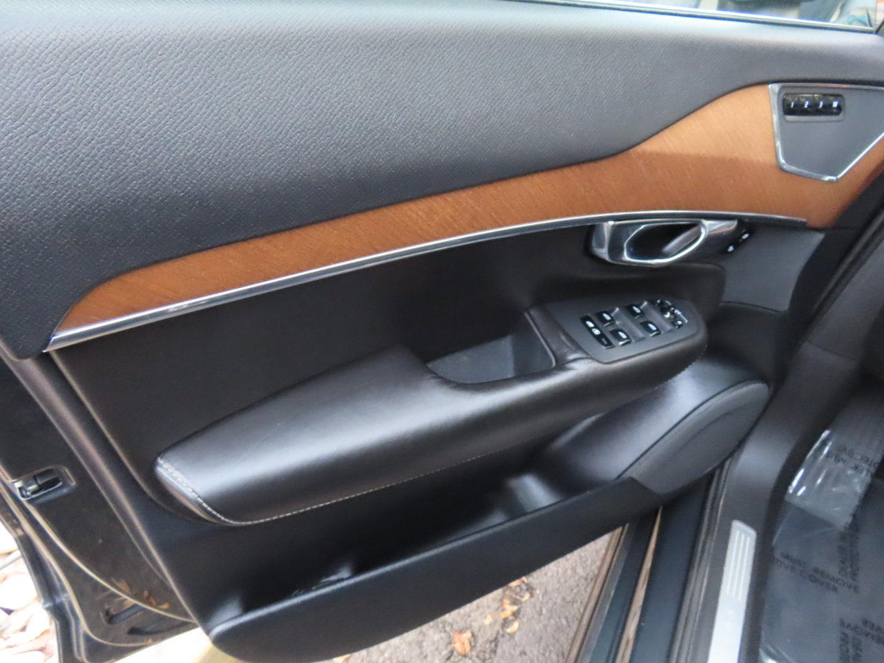 Used 2017 Volvo XC90 T6 Inscription w/ Vision Package image 10
