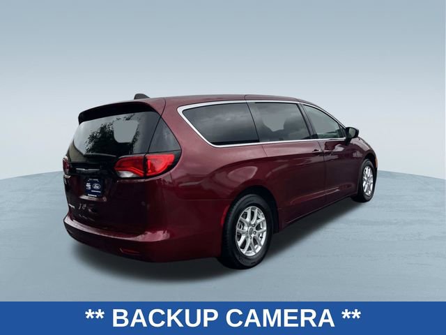 Used 2022 Chrysler Voyager LX FWD image 3