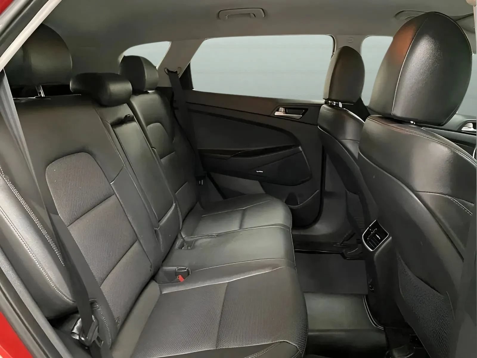 Used 2019 Hyundai Tucson Limited w/ Cargo Package FWD image 13