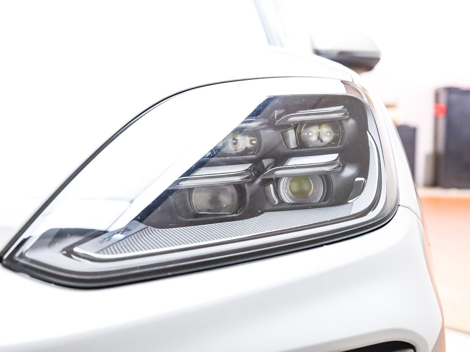 Used 2025 Porsche Cayenne E-Hybrid image 12