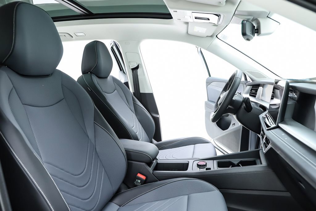 New 2026 Volkswagen Tiguan SE image 36