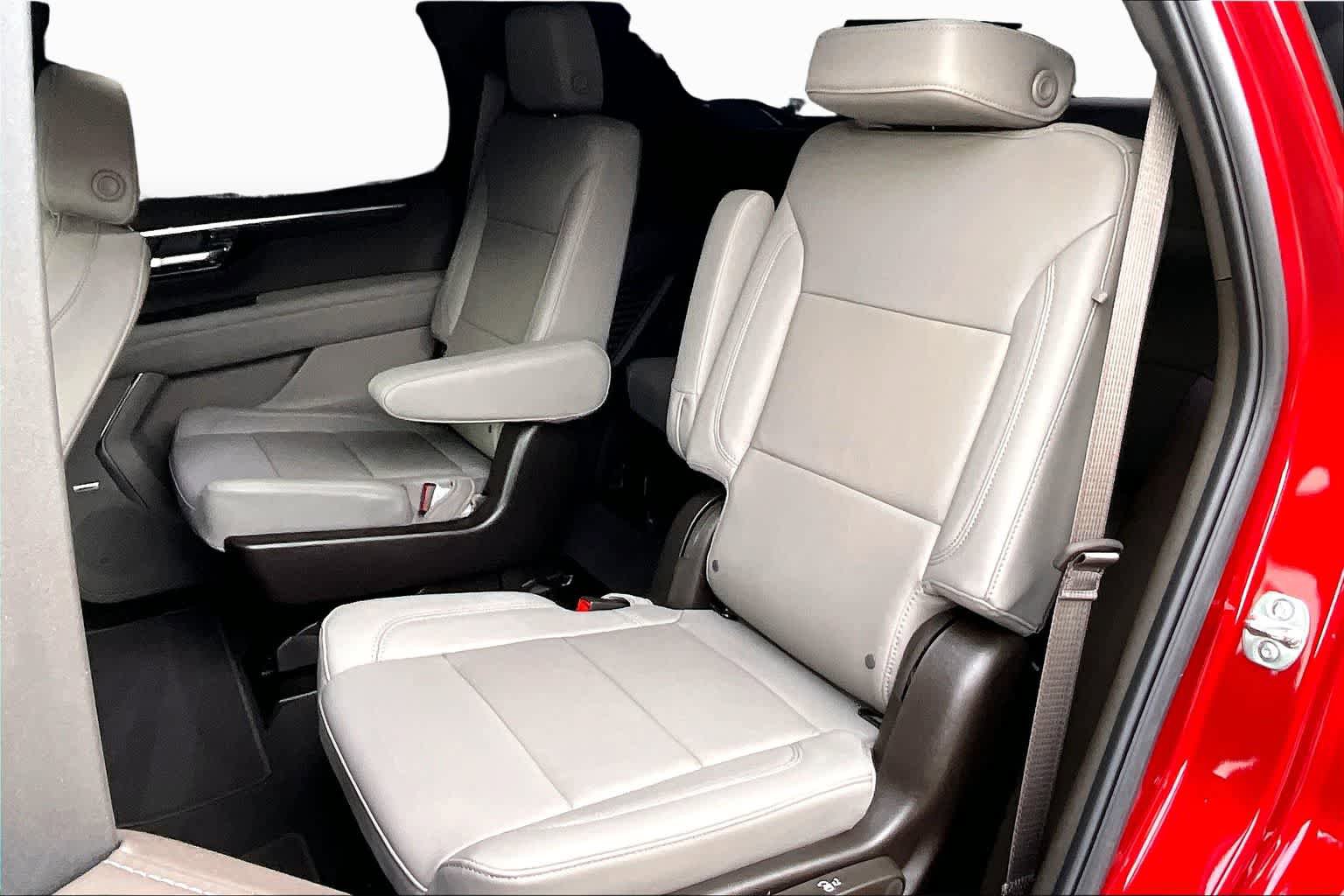 Used 2025 Chevrolet Tahoe LT w/ Comfort Package AWD/4WD image 20