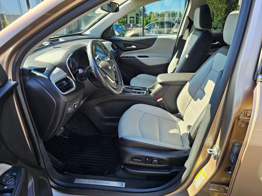 Used 2018 Chevrolet Equinox Premier AWD/4WD image 16