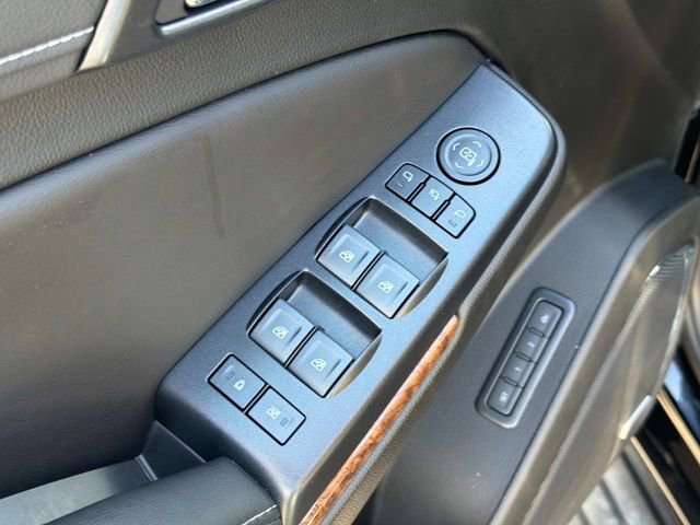 Used 2019 Chevrolet Suburban Premier image 22