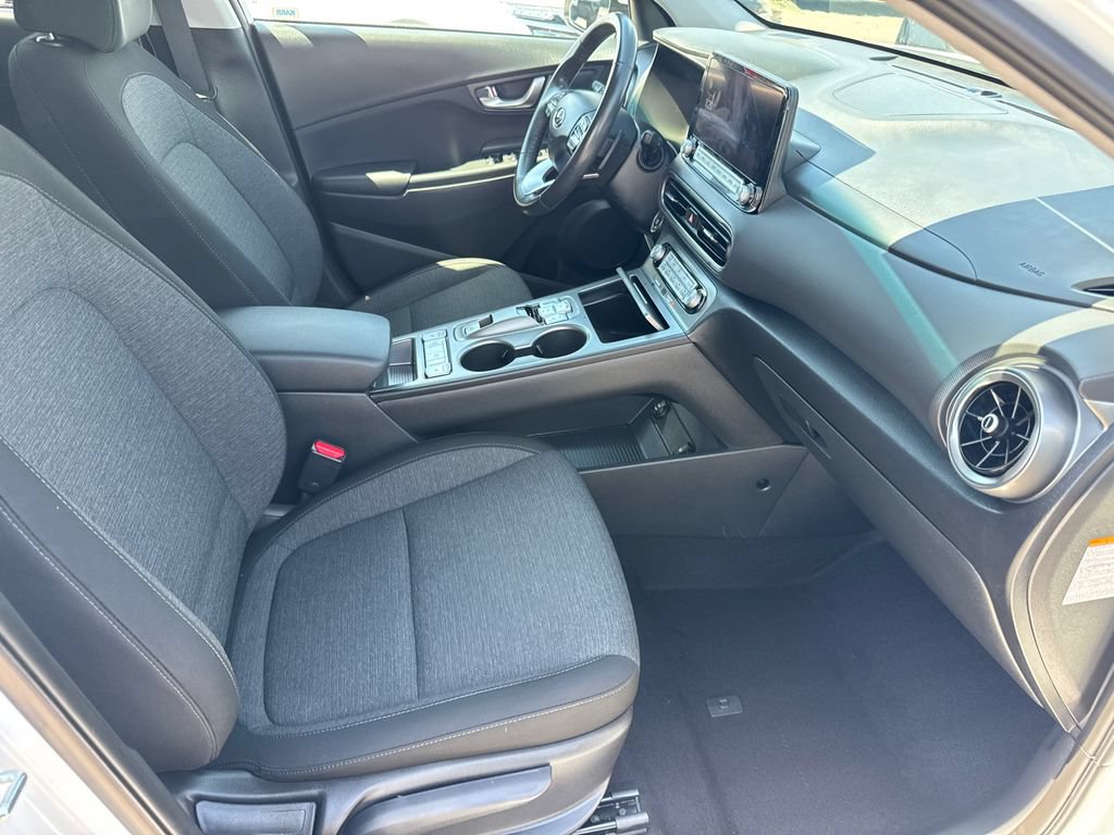 Used 2023 Hyundai Kona SEL FWD image 15