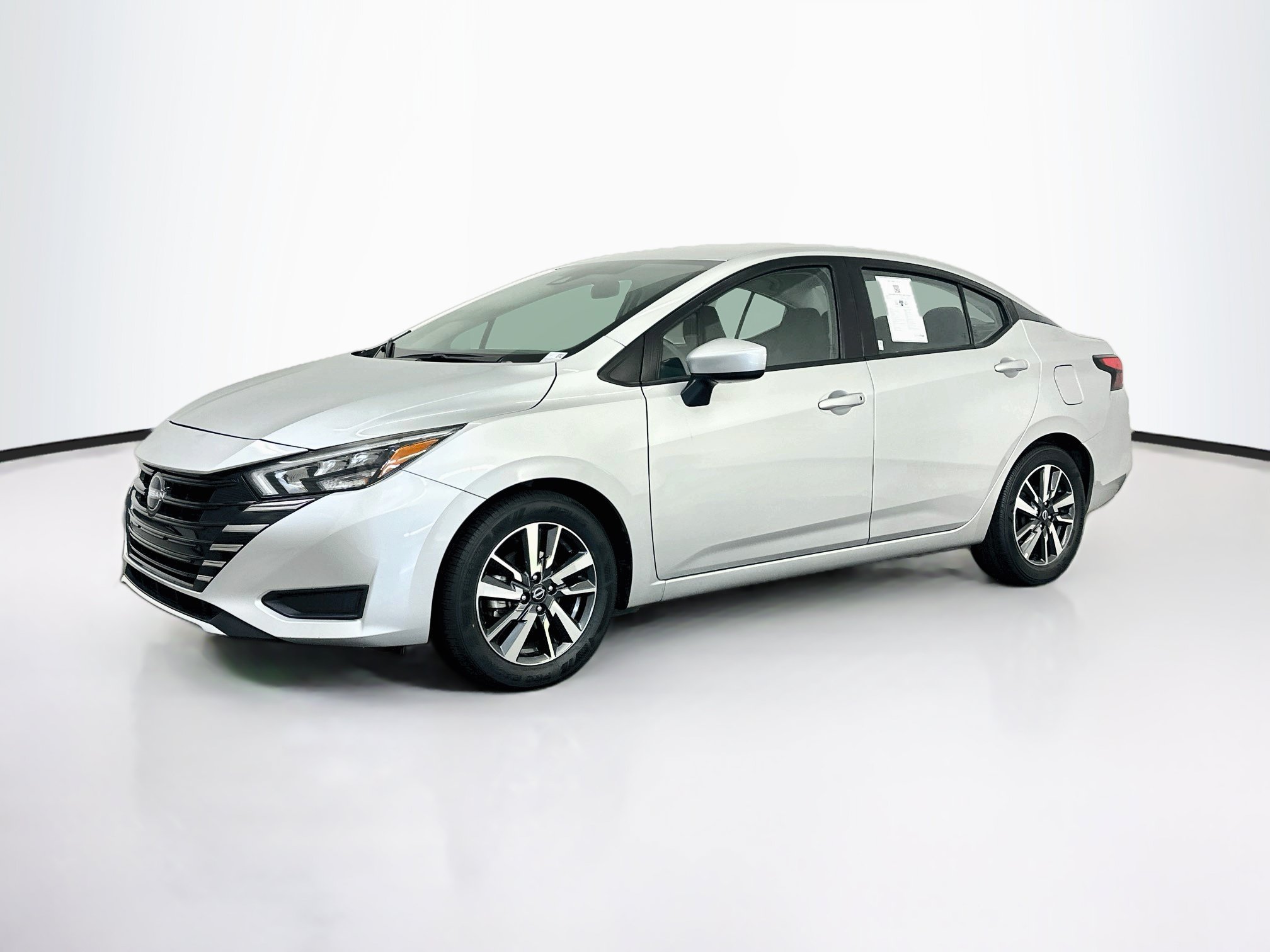 Used 2025 Nissan Versa SV FWD image 3